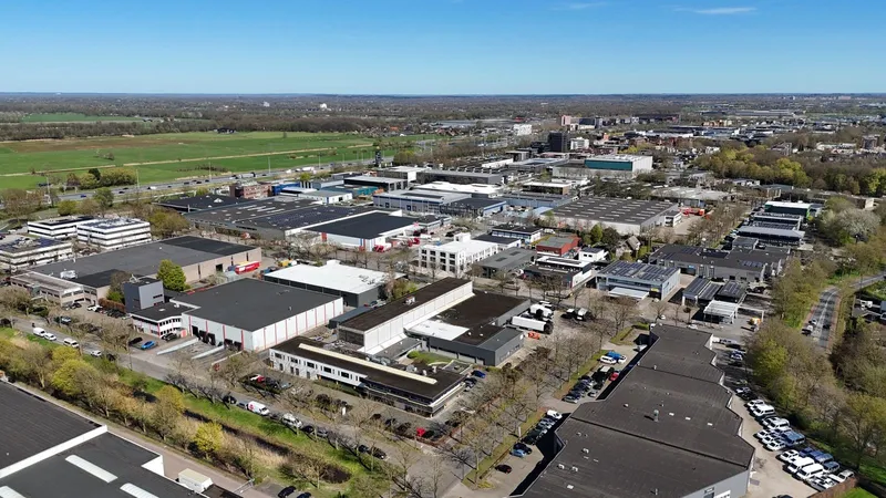 Aangekocht! Grootschalig bedrijfscomplex op kavel van ruim 10.000 m2